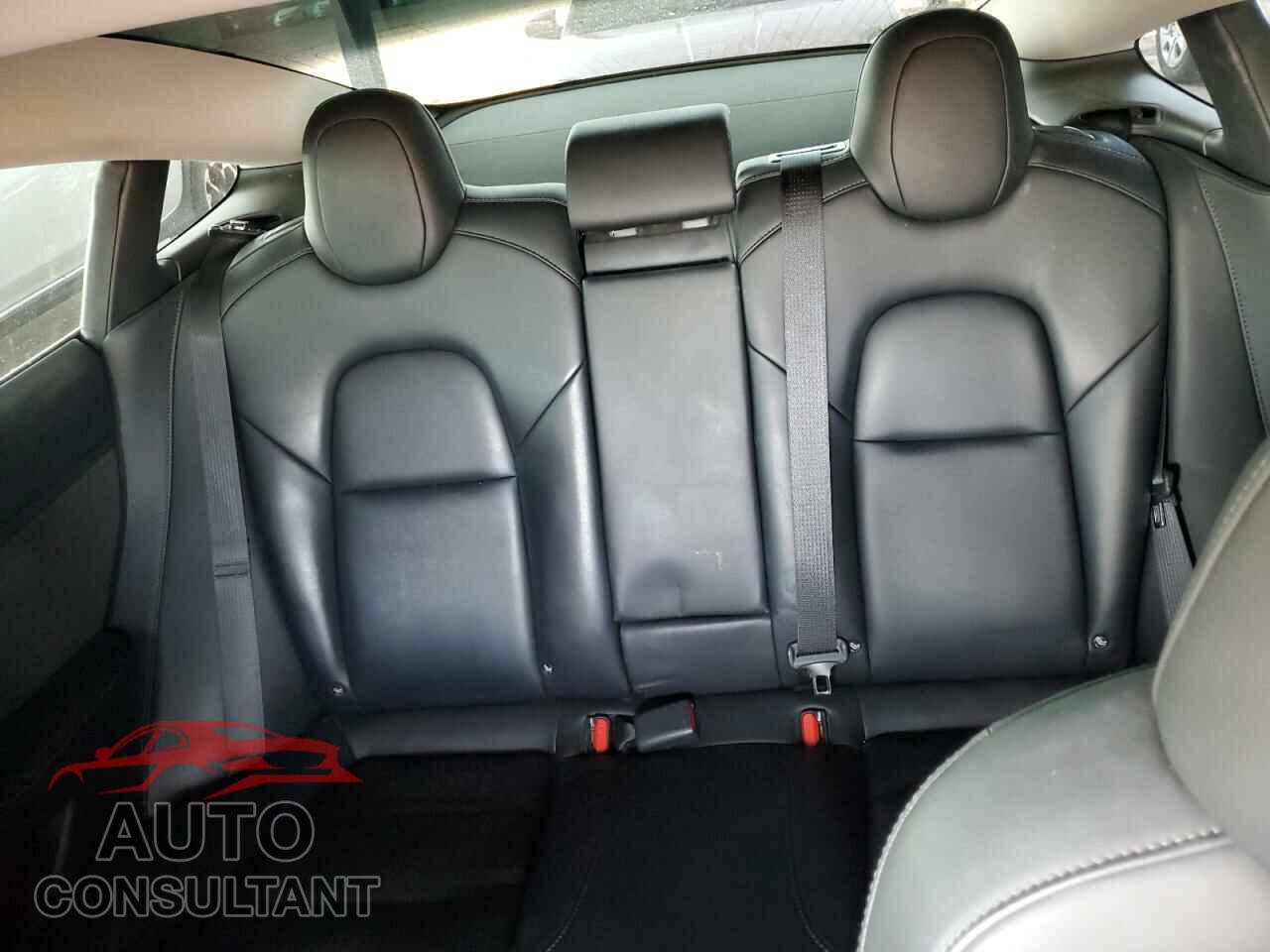 TESLA MODEL 3 2018 - 5YJ3E1EA1JF158291
