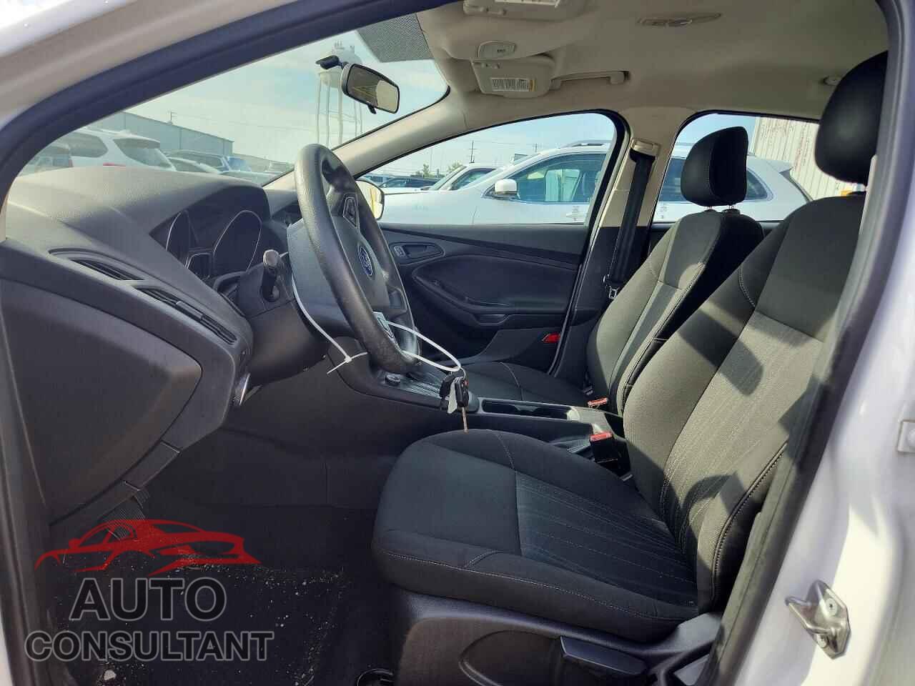 FORD FOCUS 2015 - 1FADP3E27FL342793