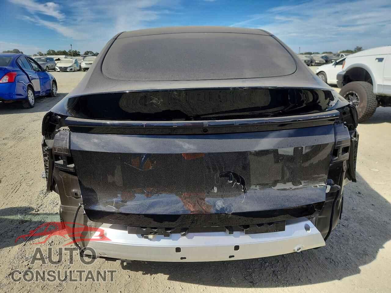 TESLA MODEL Y 2026 - 7SAYGDED5TA602917