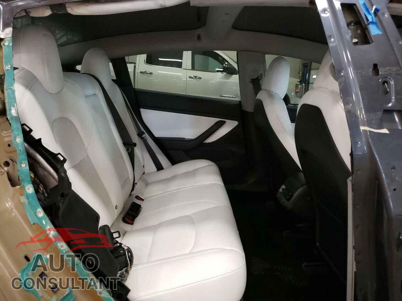 TESLA MODEL 3 2018 - 5YJ3E1EB0JF074438