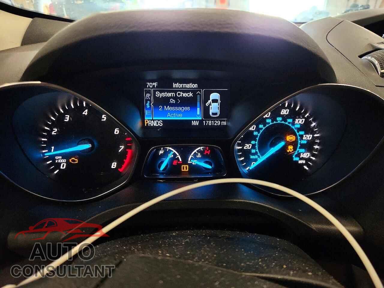 FORD ESCAPE 2016 - 1FMCU0G70GUC07801
