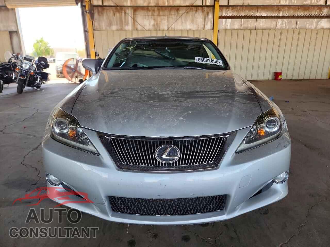 LEXUS IS 2011 - JTHFF2C2XB2518236