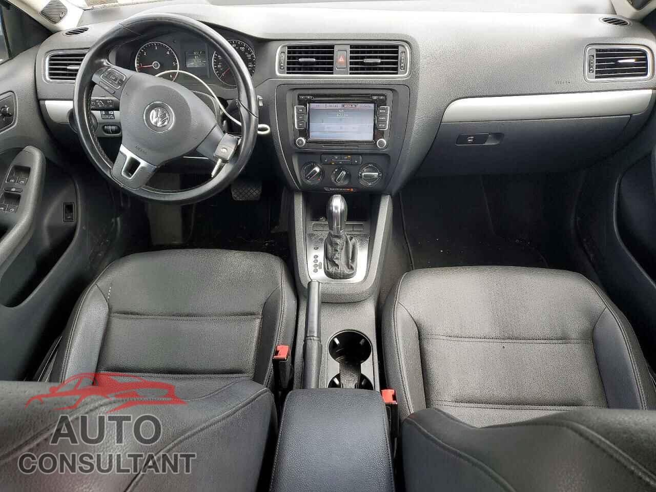 VOLKSWAGEN JETTA 2012 - 3VWLL7AJ5CM004323