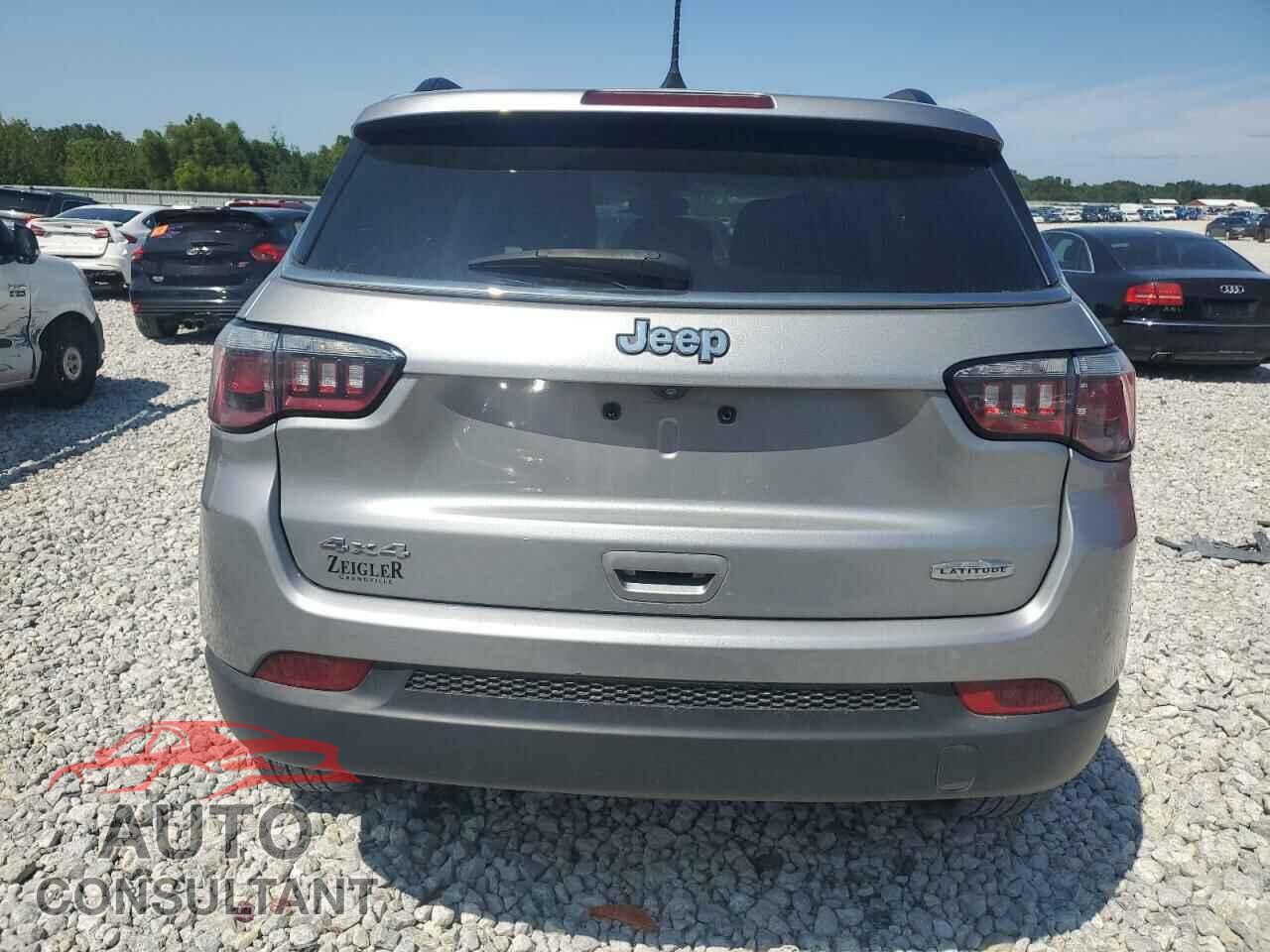 JEEP COMPASS 2018 - 3C4NJDBB1JT470244