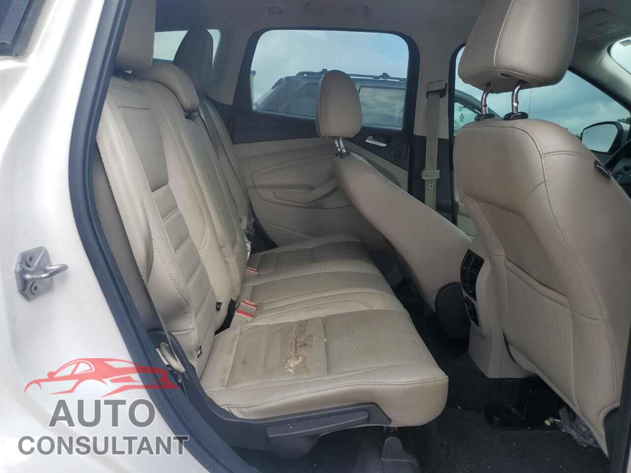 FORD ESCAPE 2017 - 1FMCU0J91HUC72216