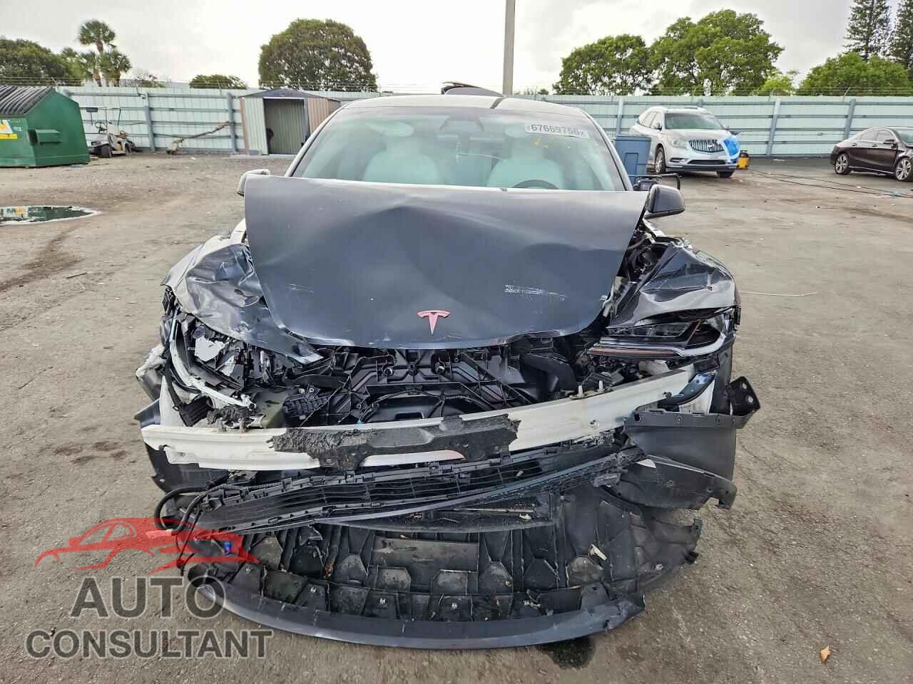 TESLA MODEL 3 2025 - 5YJ3E1EA7SF940337