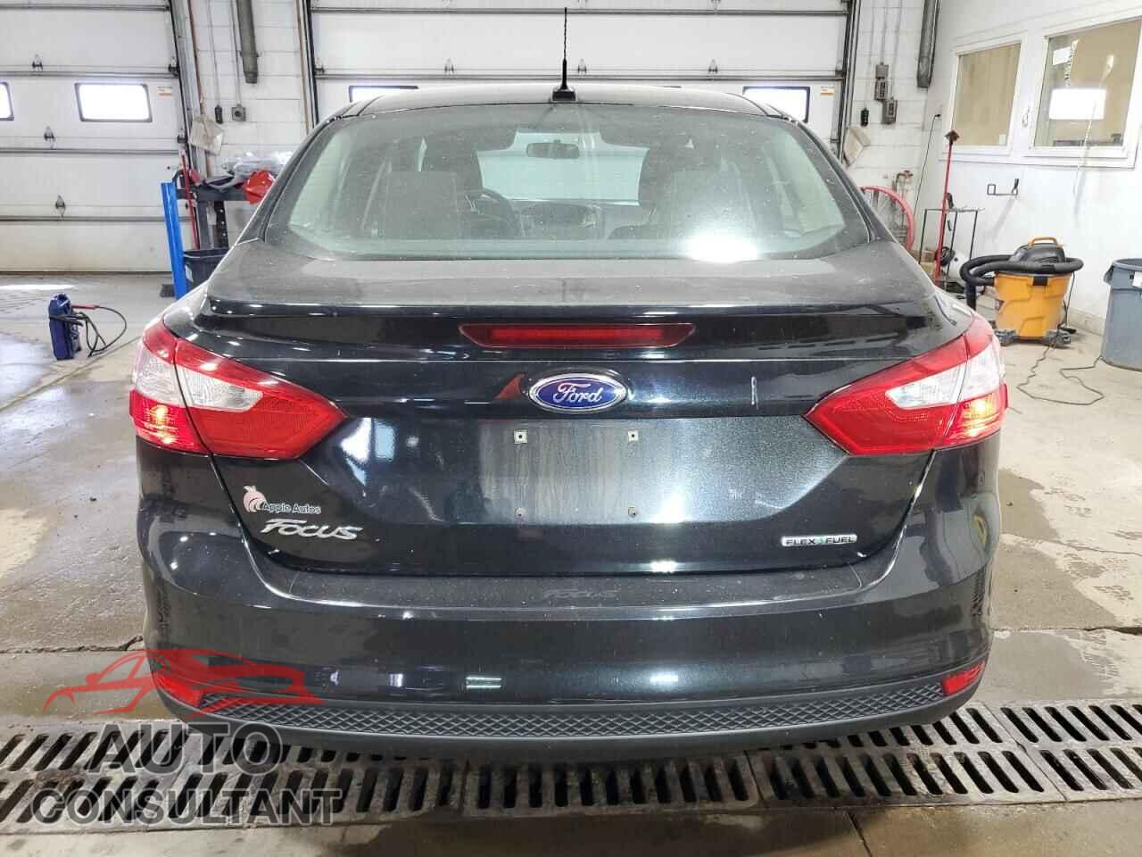 FORD FOCUS 2014 - 1FADP3E2XEL138567