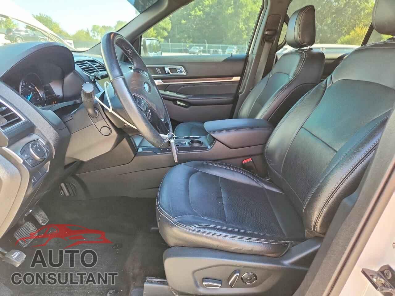 FORD EXPLORER 2018 - 1FM5K7F83JGB15220