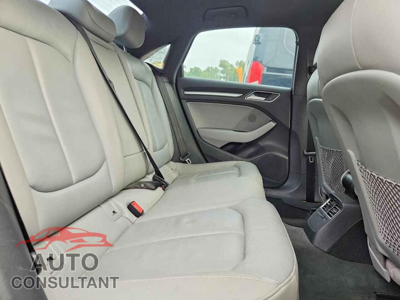 AUDI A3 2017 - WAUB8GFF4H1060971
