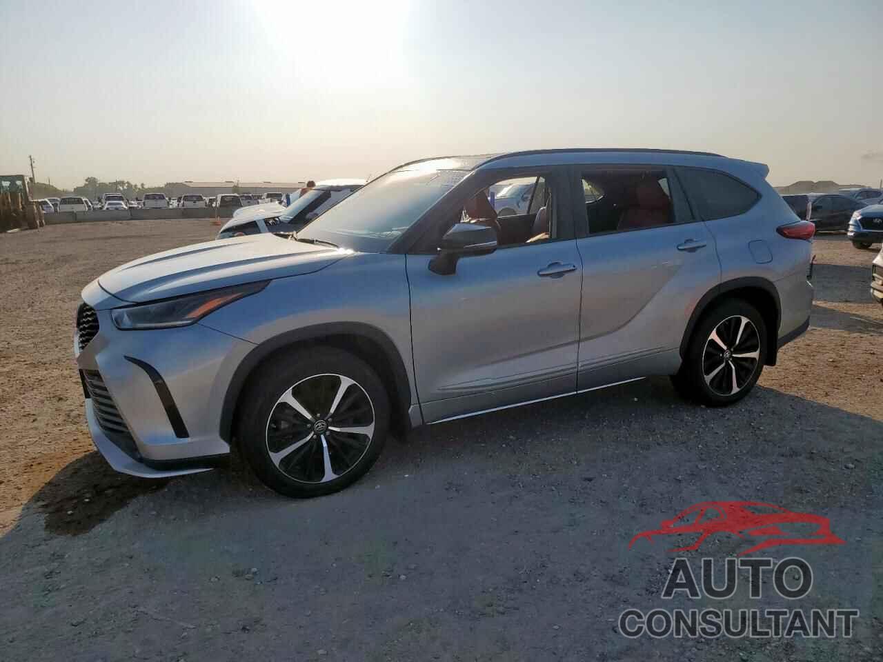 TOYOTA HIGHLANDER 2022 - 5TDLZRBH0NS236971