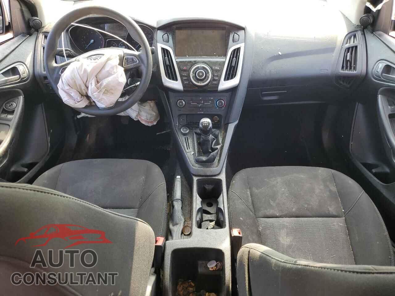 FORD FOCUS 2015 - 1FADP3E20FL347317