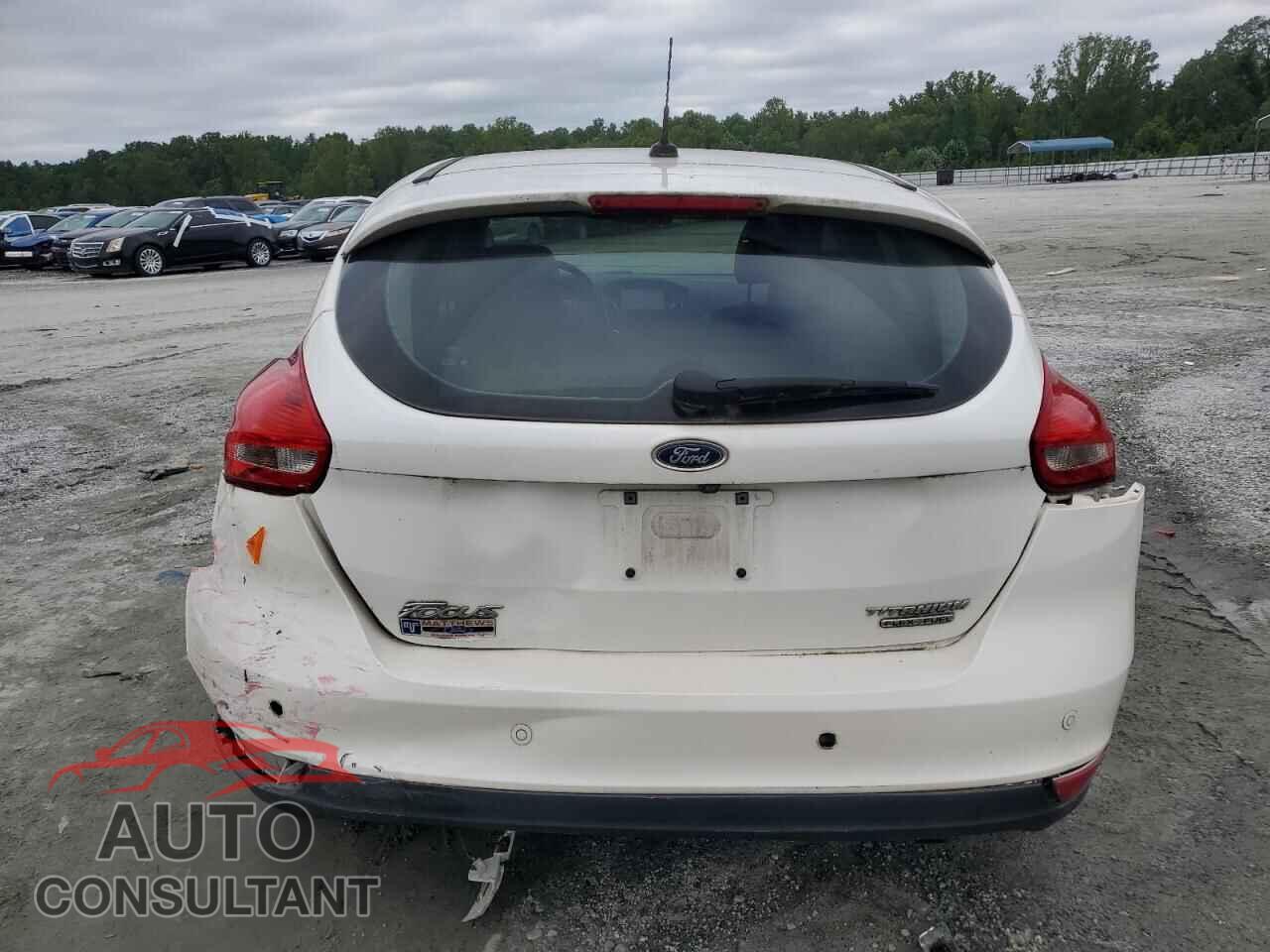 FORD FOCUS 2016 - 1FADP3N22GL212468