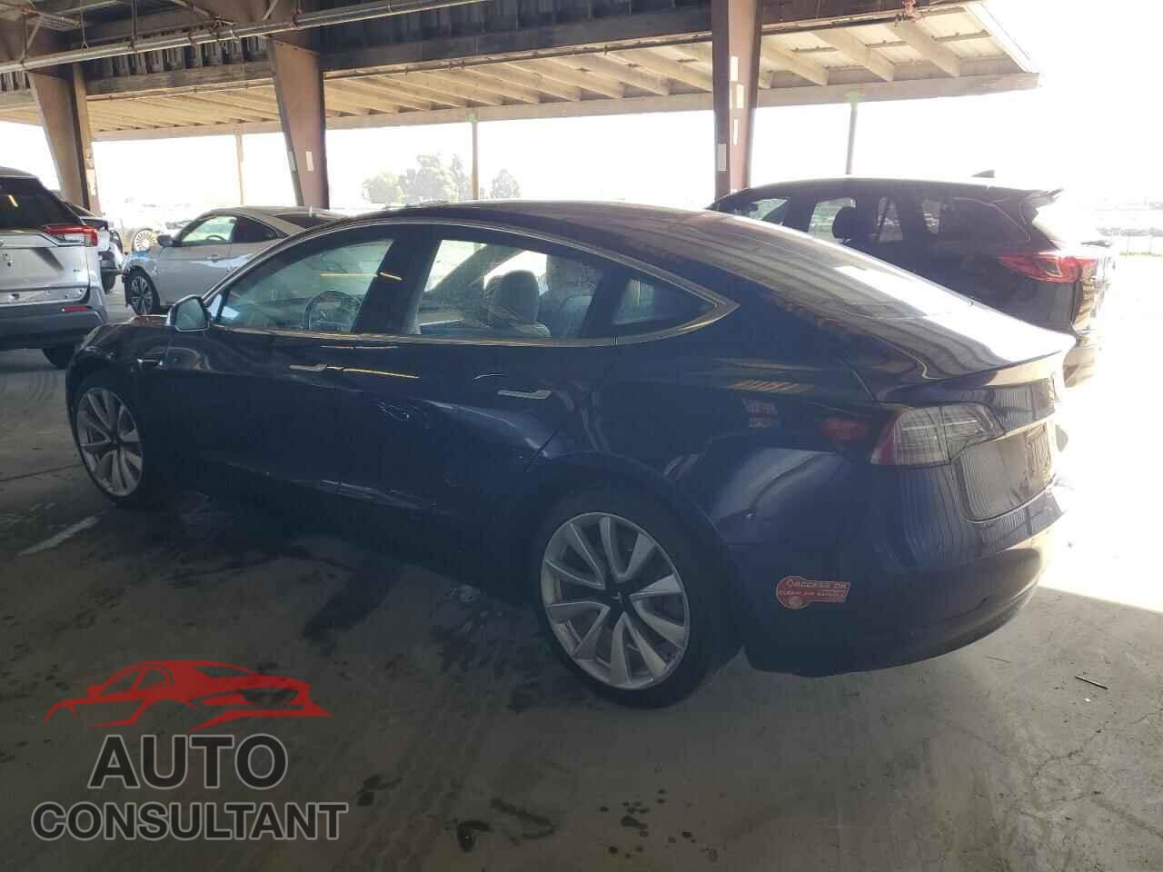 TESLA MODEL 3 2018 - 5YJ3E1EA5JF047193