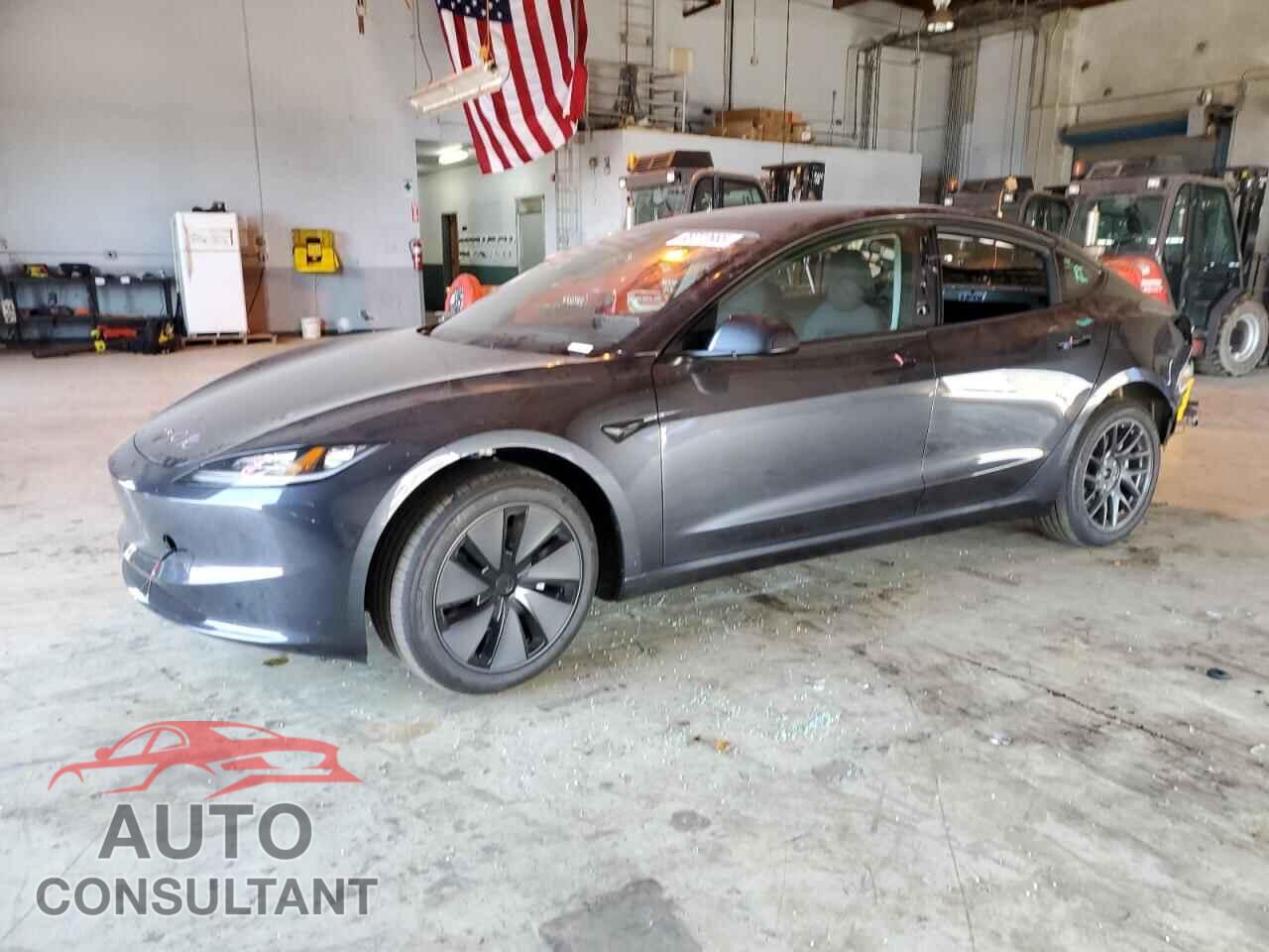 TESLA MODEL 3 2025 - 5YJ3E1EA3SF035271