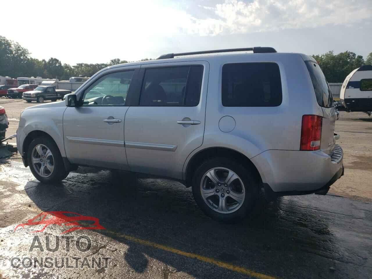 HONDA PILOT 2013 - 5FNYF4H40DB059590