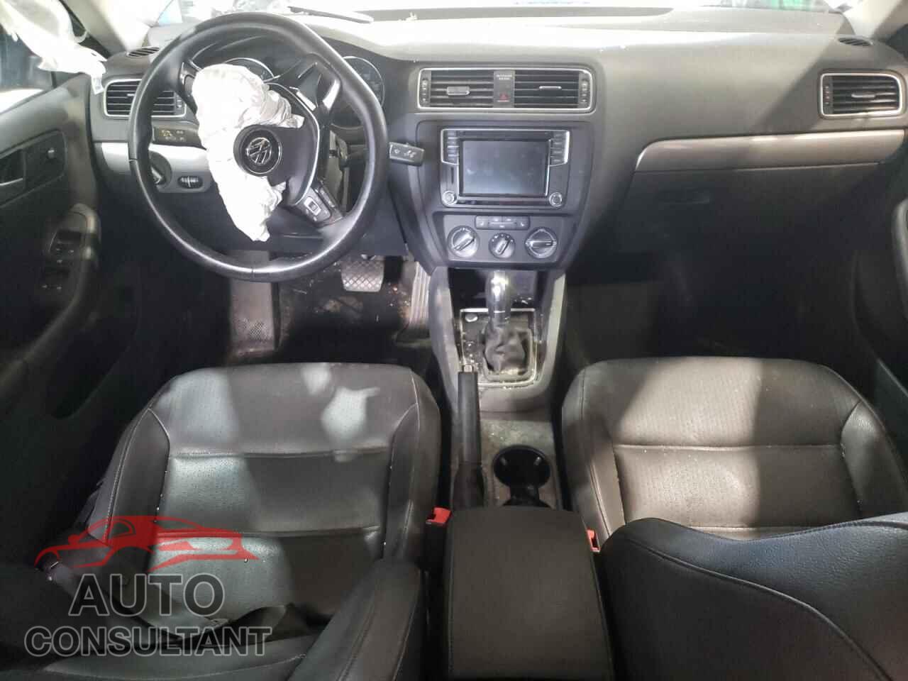 VOLKSWAGEN JETTA 2017 - 3VWDB7AJ5HM252070
