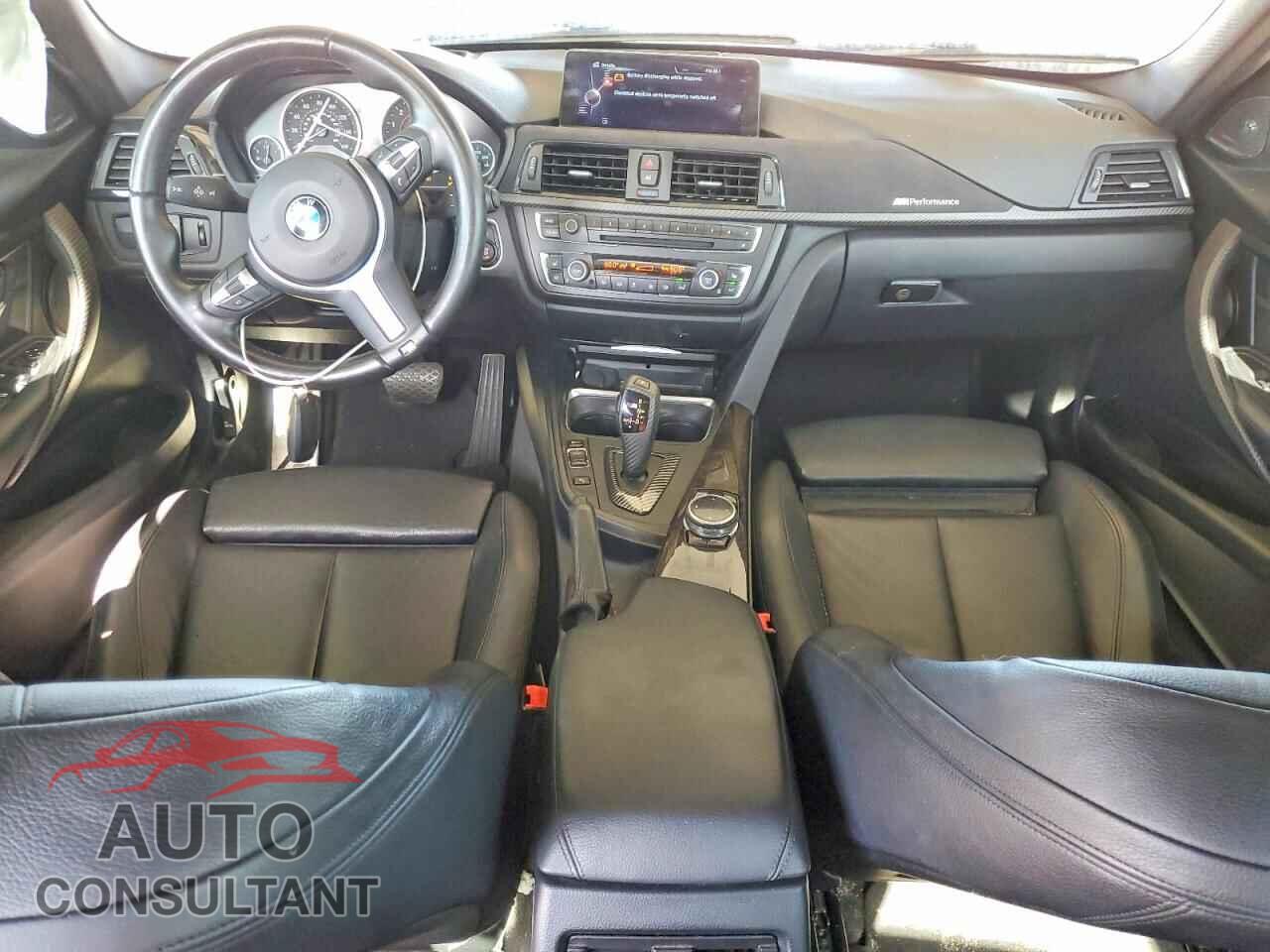 BMW 3 SERIES 2014 - WBA3B9C5XEF588672