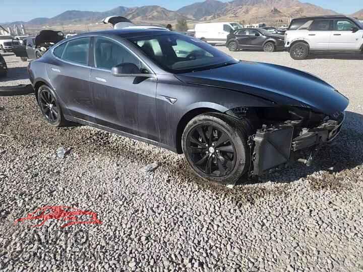 TESLA MODEL S 2017 - 5YJSA1E17HF204322
