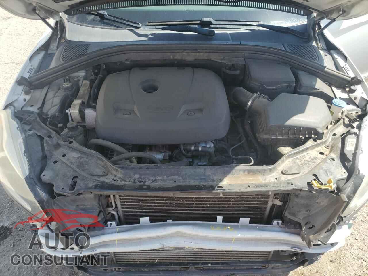 VOLVO XC60 2017 - YV440MDU9H2041987
