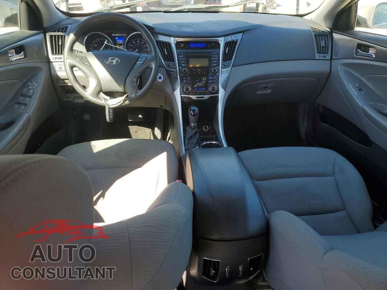 HYUNDAI SONATA 2013 - KMHEC4A45DA078789