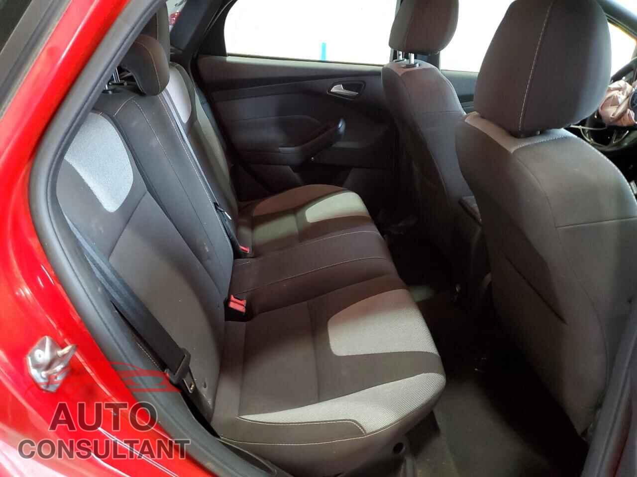 FORD FOCUS 2014 - 1FADP3L92EL339377