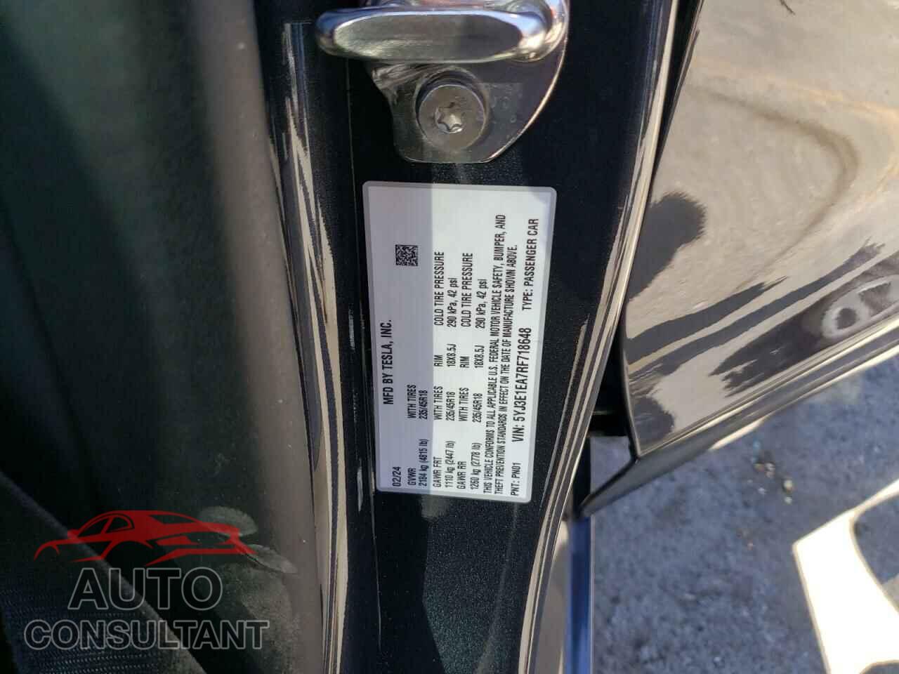 TESLA MODEL 3 2024 - 5YJ3E1EA7RF718648