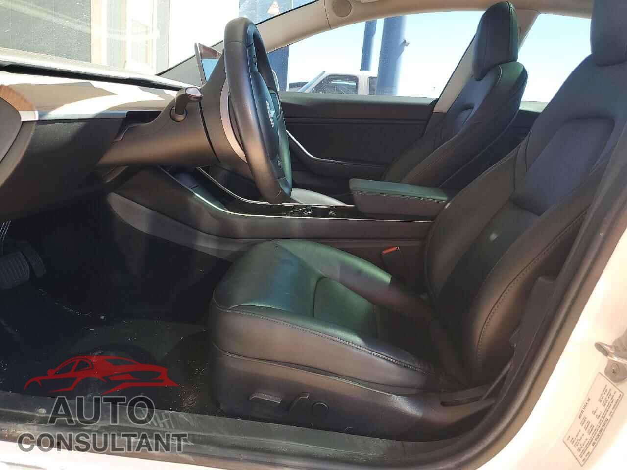 TESLA MODEL 3 2020 - 5YJ3E1EBXLF647753