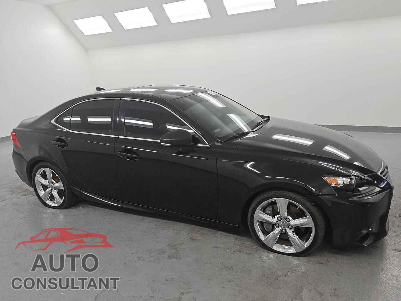 LEXUS IS 2014 - JTHBE1D20E5003372