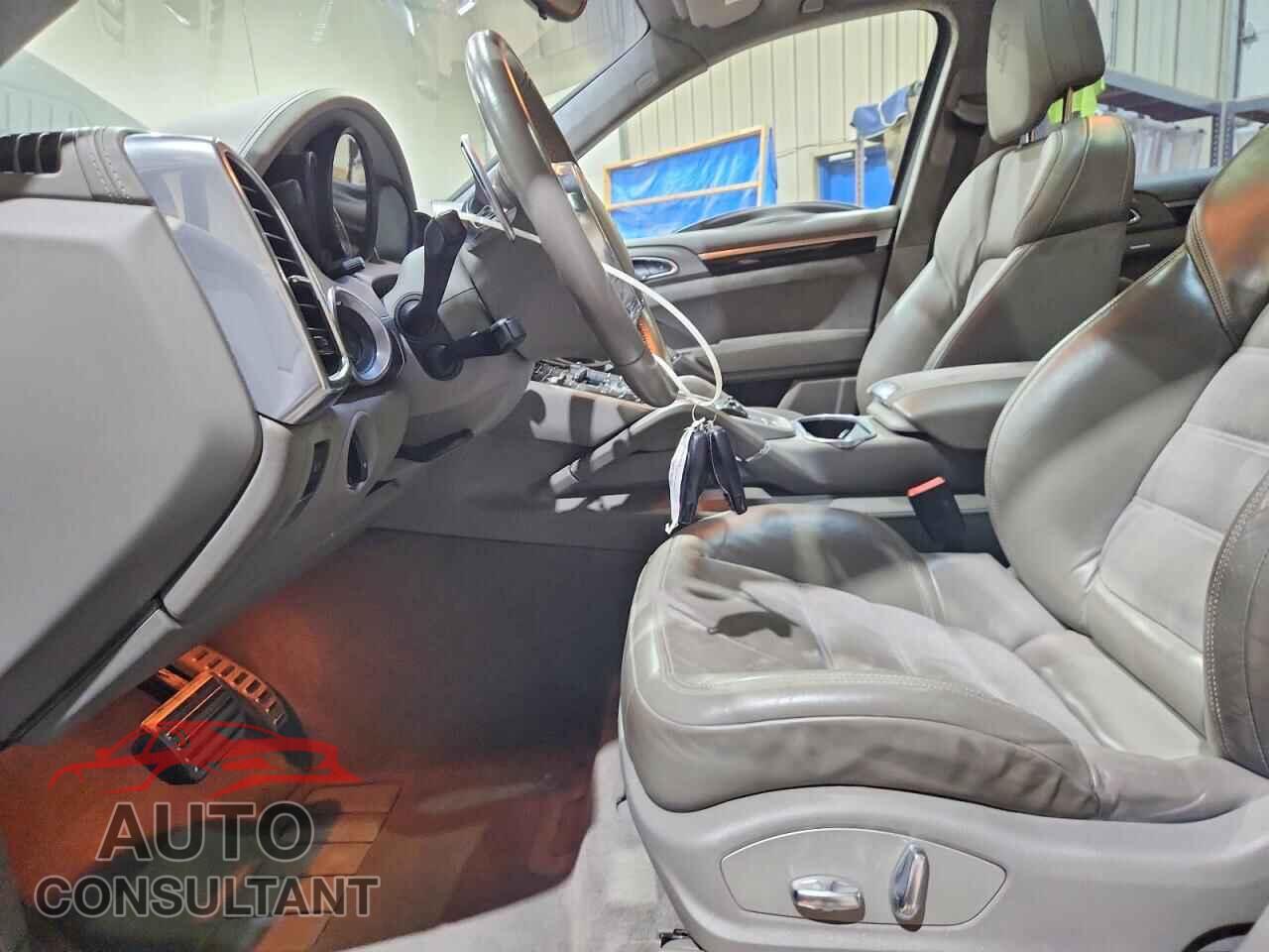 PORSCHE CAYENNE 2013 - WP1AD2A28DLA70210