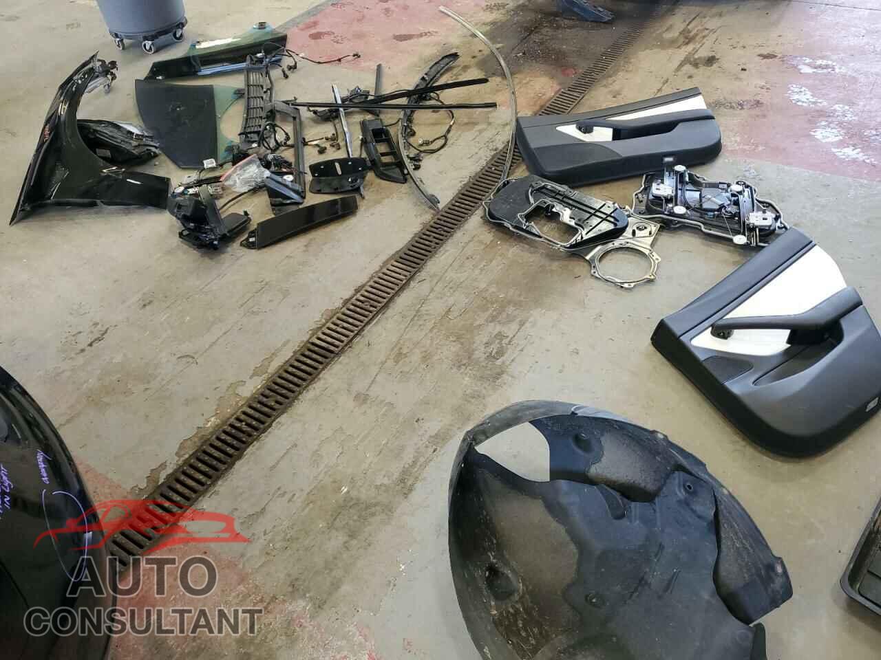 TESLA MODEL 3 2020 - 5YJ3E1EB5LF668476