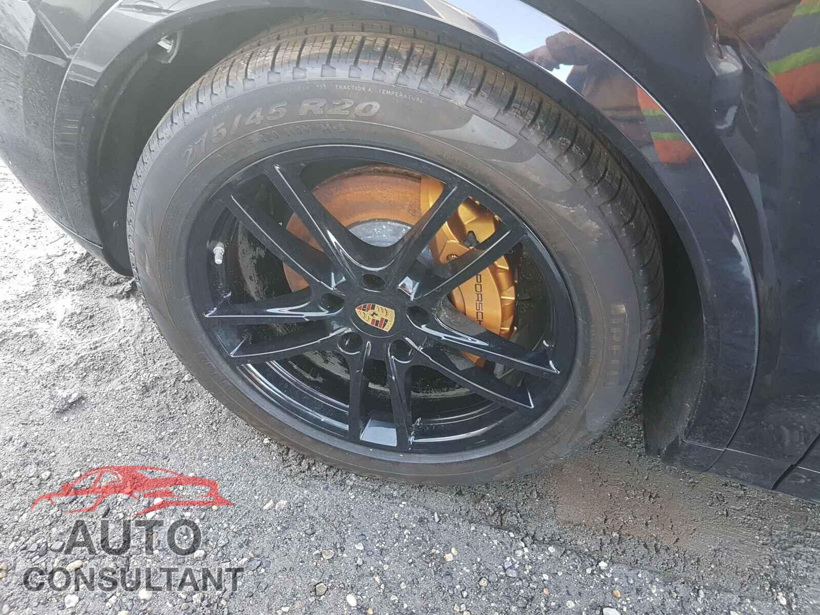 PORSCHE CAYENNE 2019 - WP1AA2AY1KDA01556