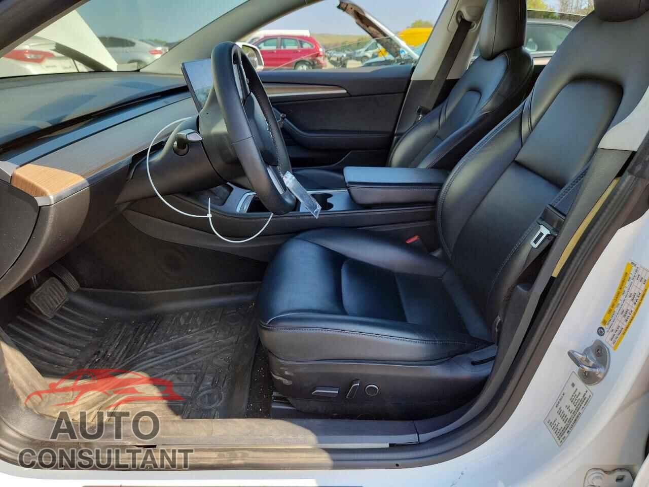 TESLA MODEL 3 2021 - 5YJ3E1EA0MF090103