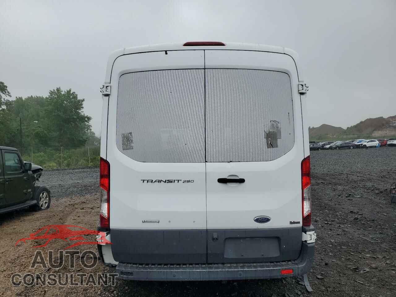 FORD TRANSIT 2015 - 1FTNR1CG2FKB10801