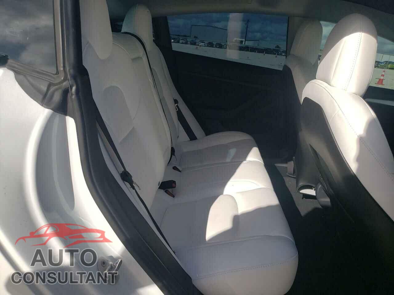 TESLA MODEL 3 2021 - 5YJ3E1EA4MF093845