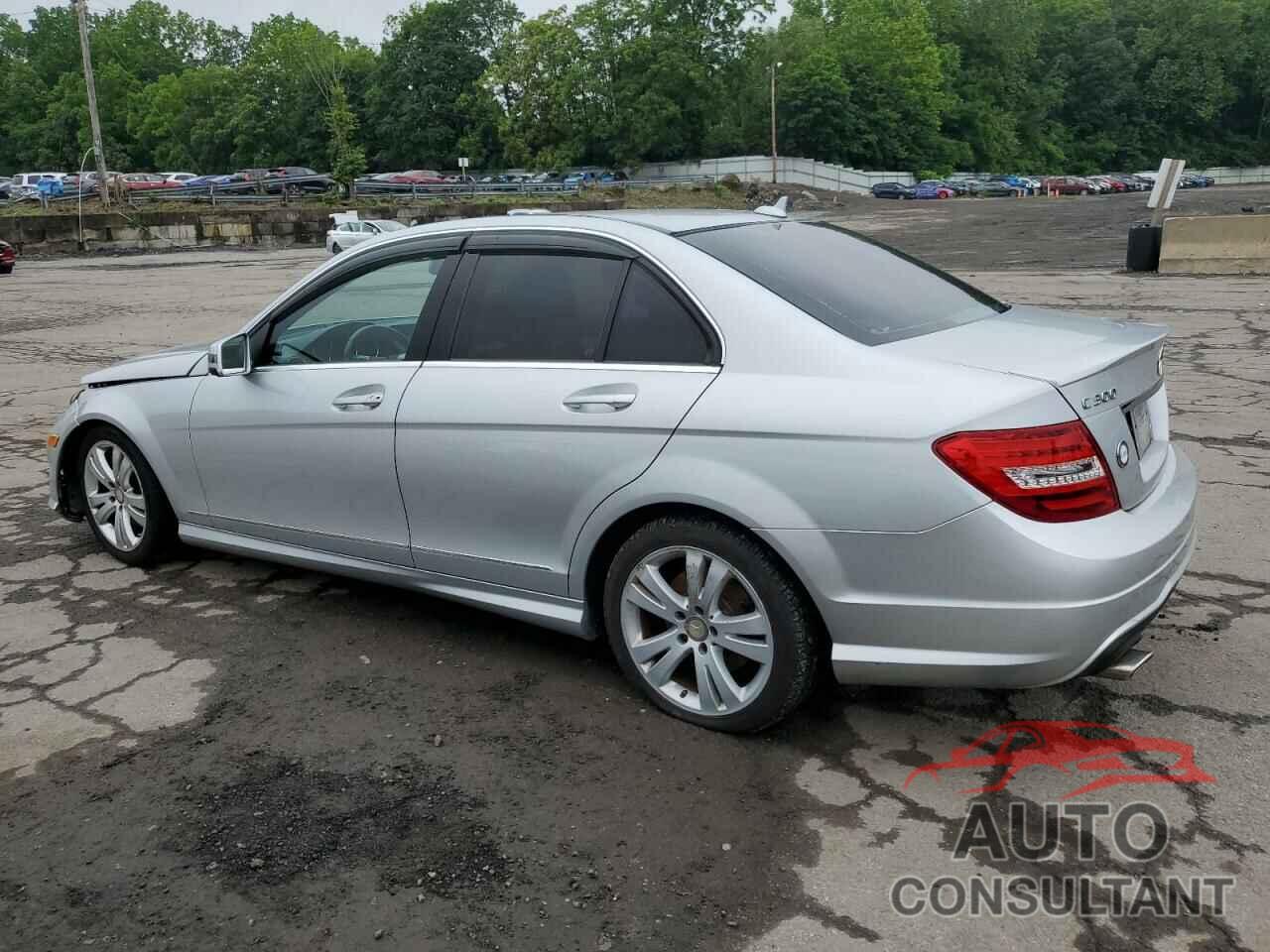 MERCEDES-BENZ C-CLASS 2013 - WDDGF8AB3DR287207