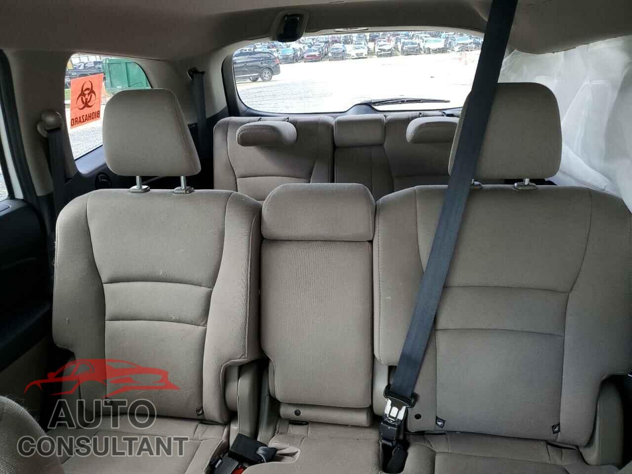 HONDA PILOT 2017 - 5FNYF5H34HB032251