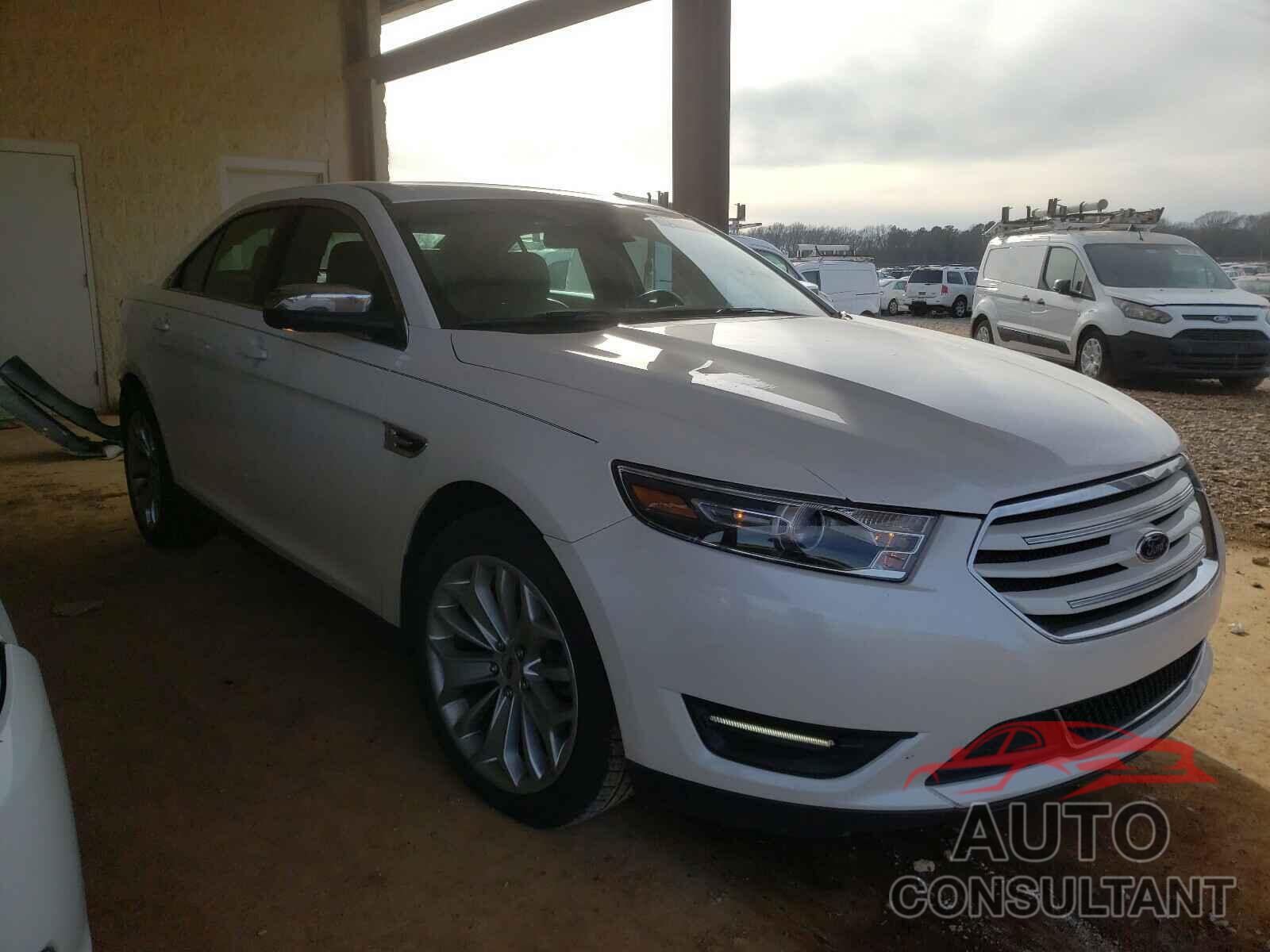 FORD TAURUS 2018 - 1FAHP2F82JG103250