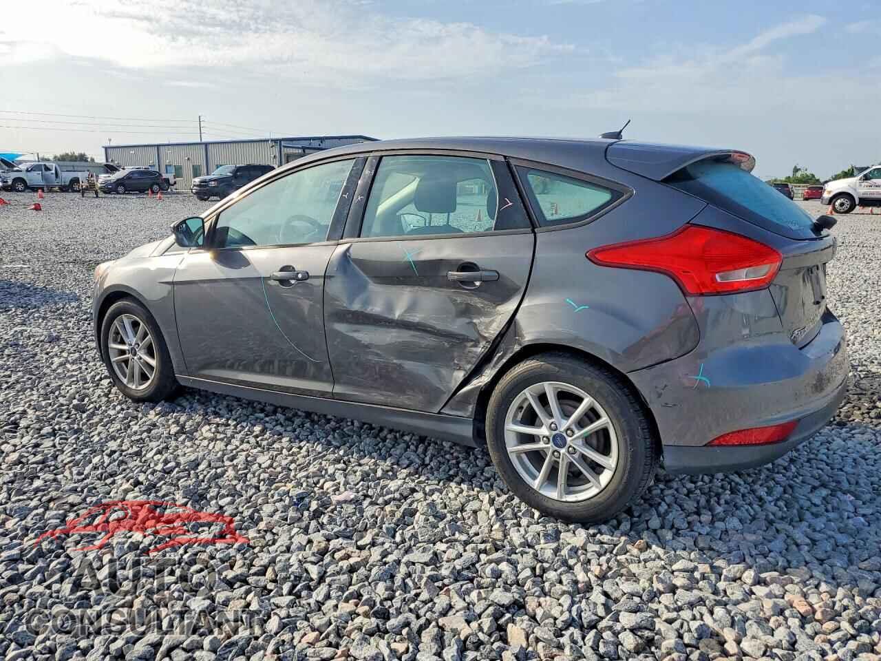FORD FOCUS 2015 - 1FADP3K27FL365978