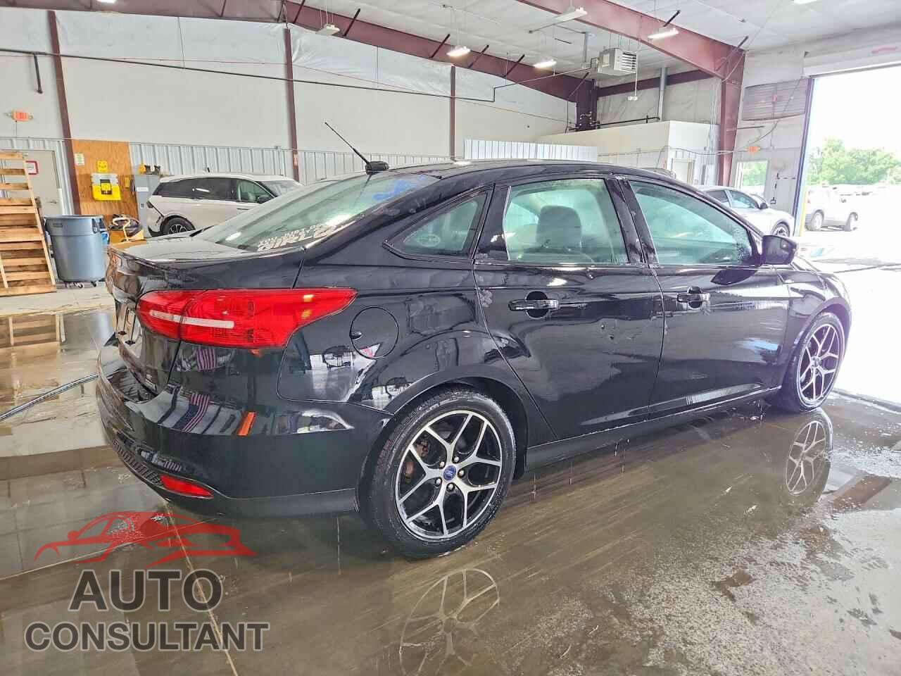 FORD FOCUS 2018 - 1FADP3FE0JL259806
