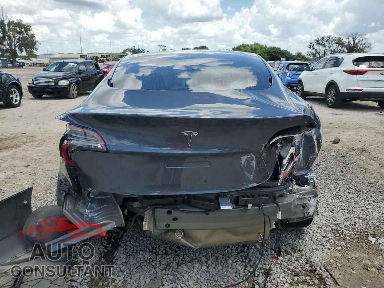 TESLA MODEL 3 2018 - 5YJ3E1EB3JF100403