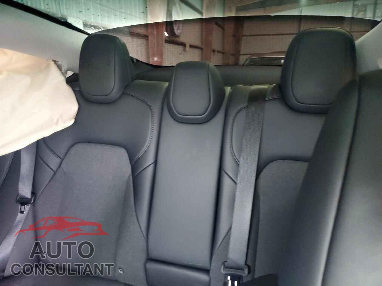 TESLA MODEL 3 2026 - 5YJ3E1EA7TF141837