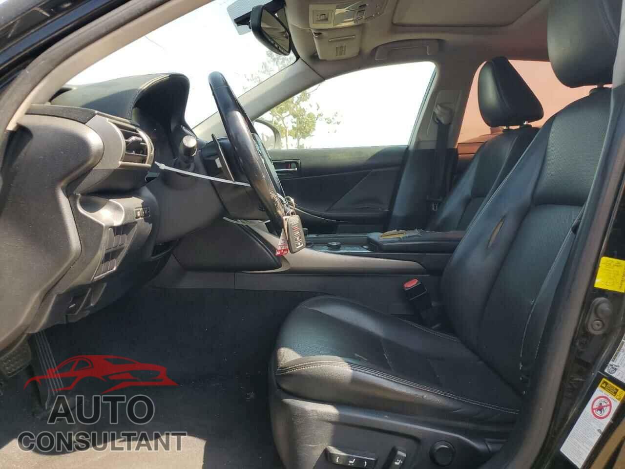 LEXUS IS 2014 - JTHBF1D23E5010085
