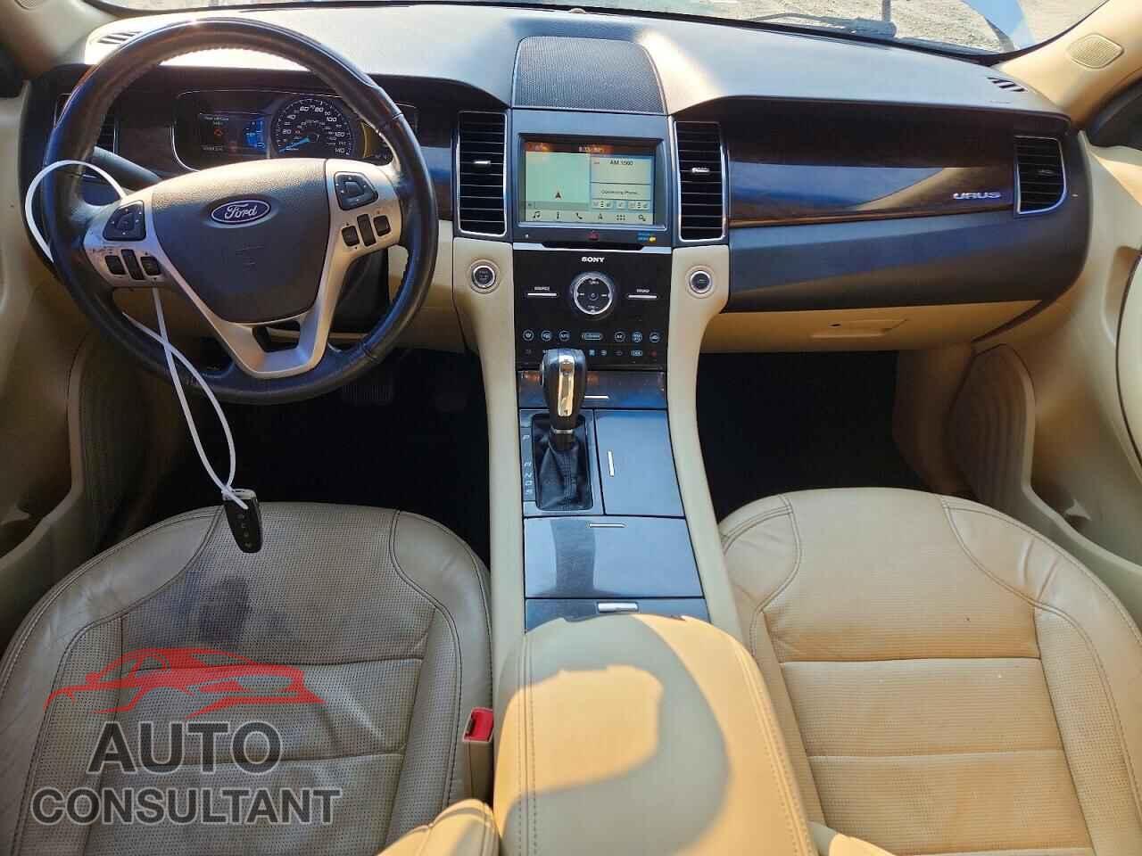 FORD TAURUS 2018 - 1FAHP2F82JG130433