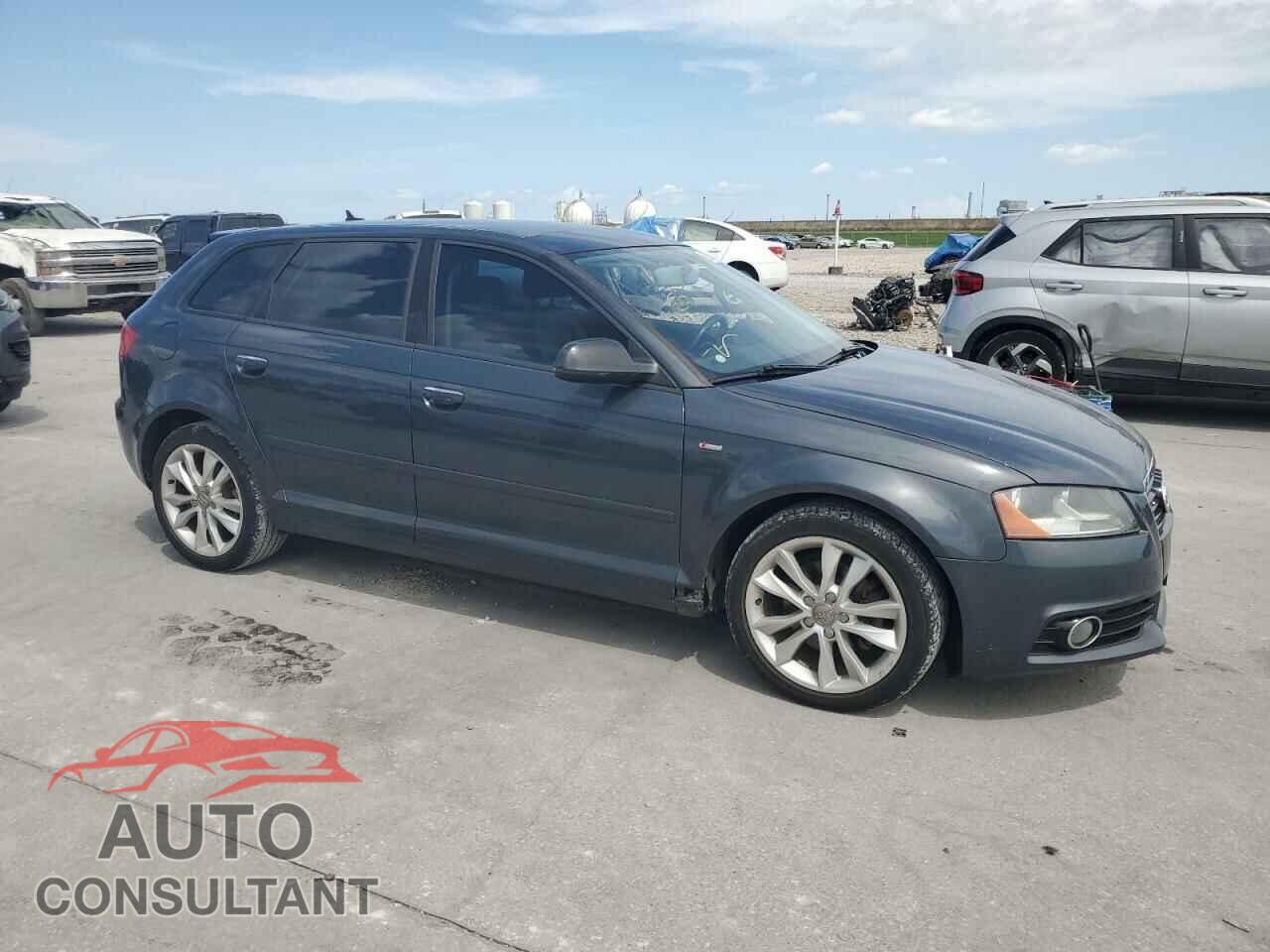 AUDI A3 2012 - WAUBJAFM8CA100672