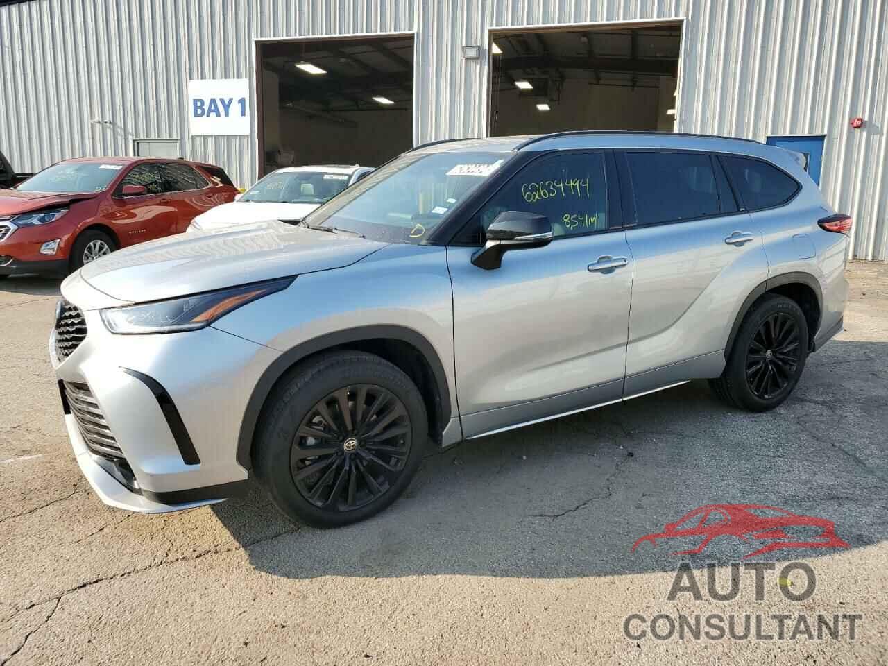 TOYOTA HIGHLANDER 2023 - 5TDKDRAH8PS021689