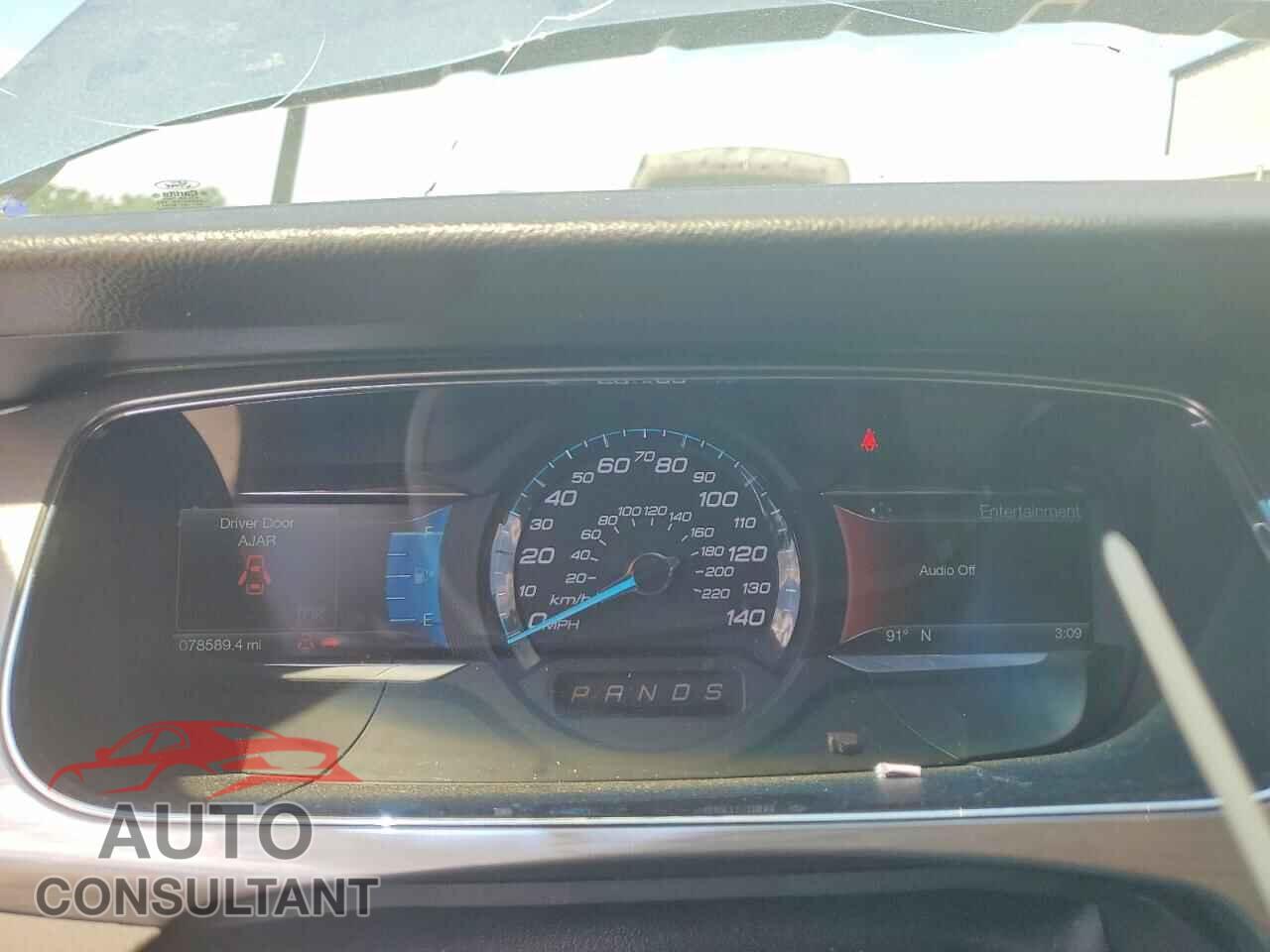 FORD TAURUS 2018 - 1FAHP2E80JG127595