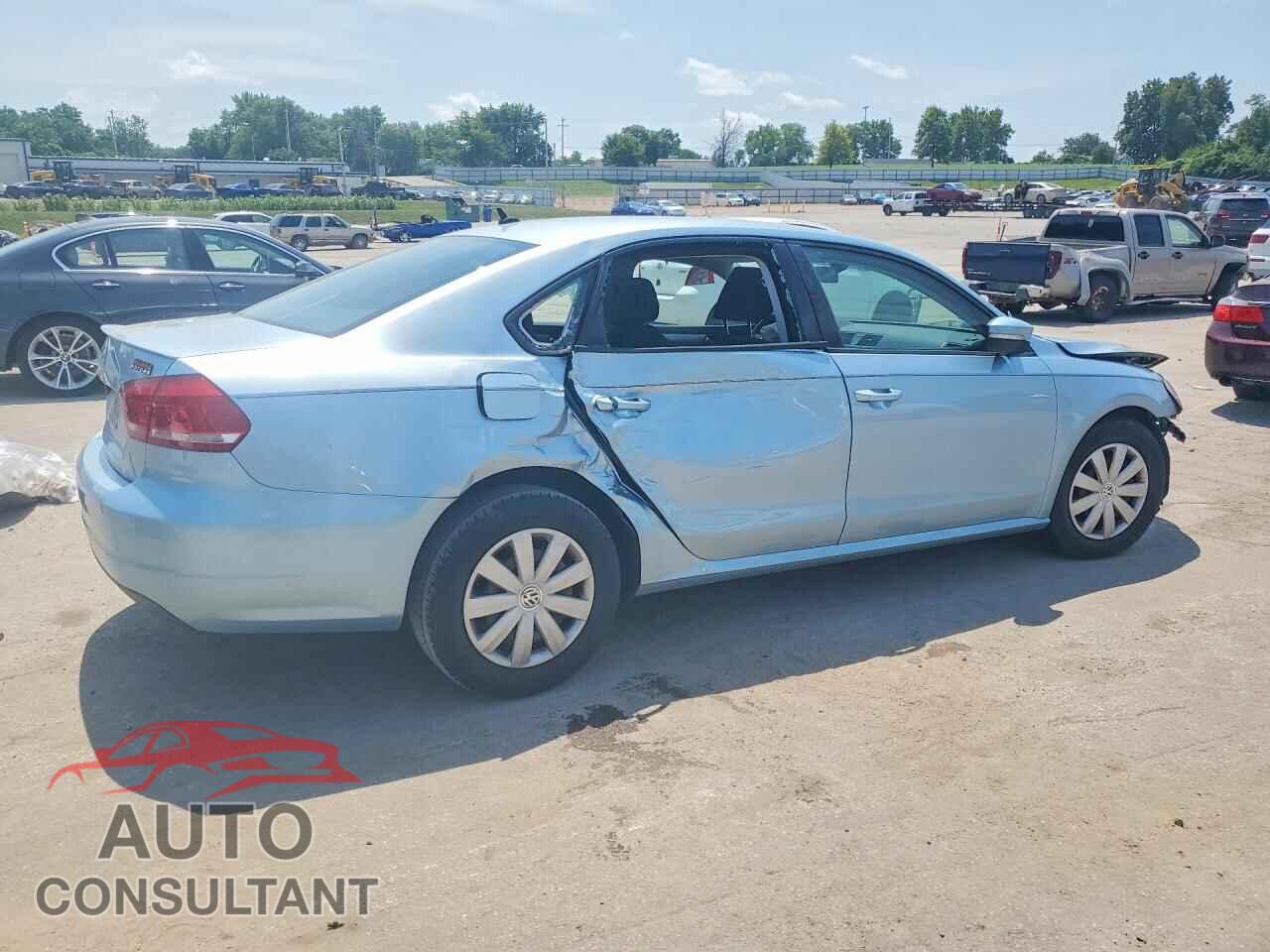 VOLKSWAGEN PASSAT 2013 - 1VWAH7A31DC036120