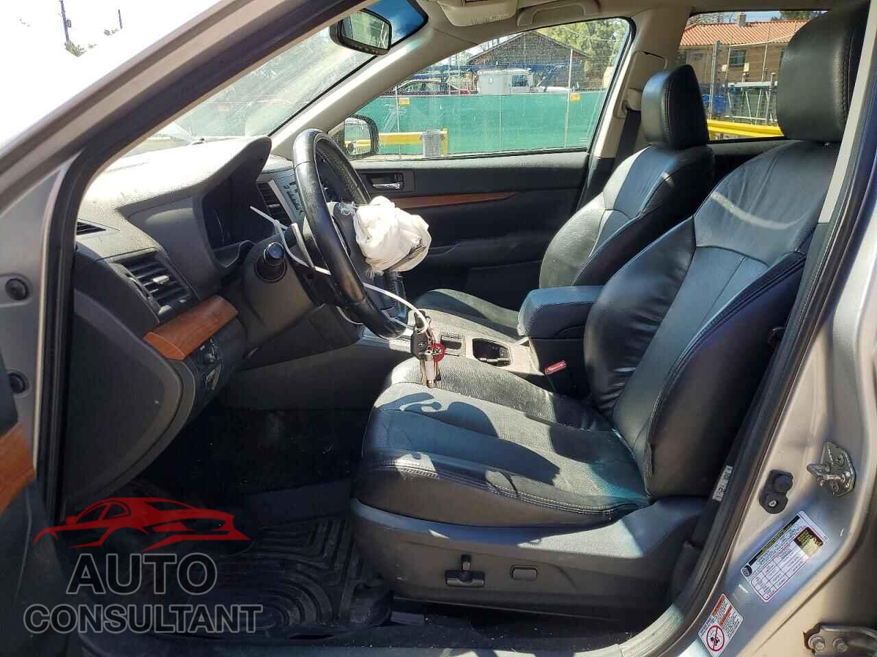 SUBARU OUTBACK 2013 - 4S4BRDKC5D2208037