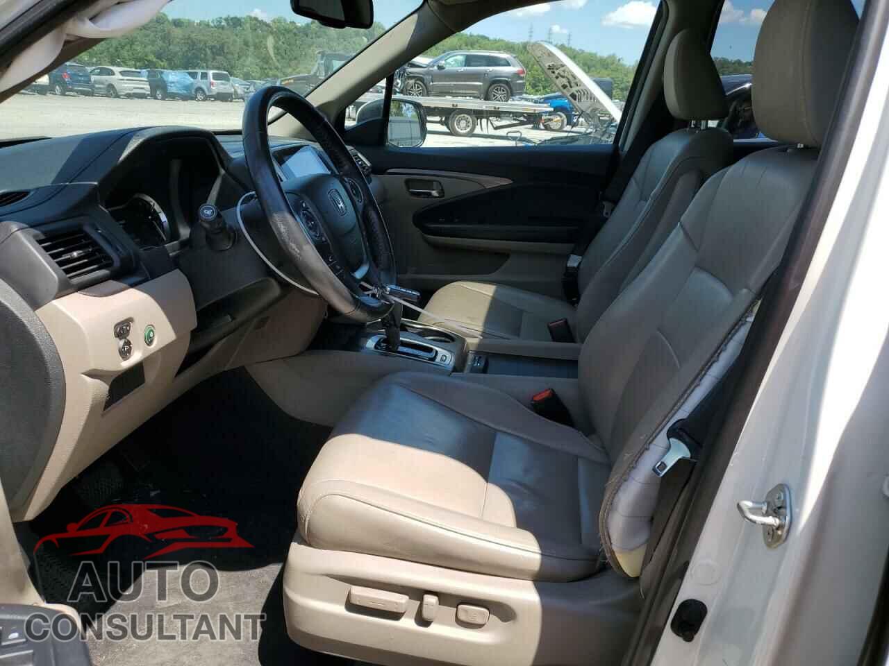 HONDA PILOT 2017 - 5FNYF6H54HB098595