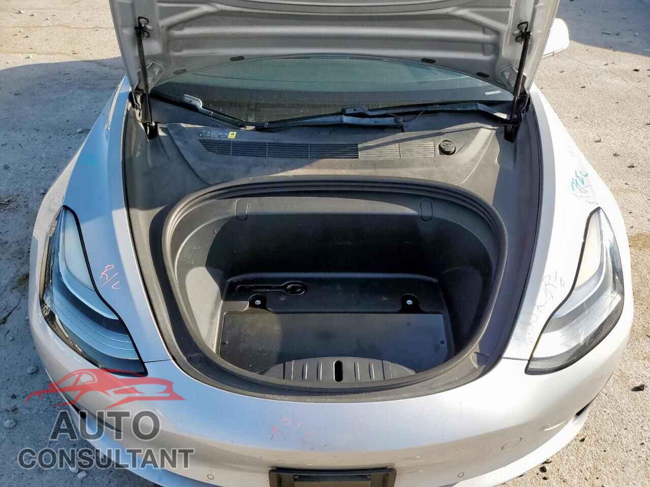 TESLA MODEL 3 2018 - 5YJ3E1EA5JF060722